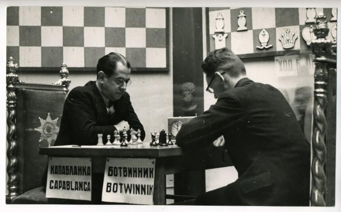 Hose Raul Capablanca (left) took the chess-crown from Emanuel Lasker