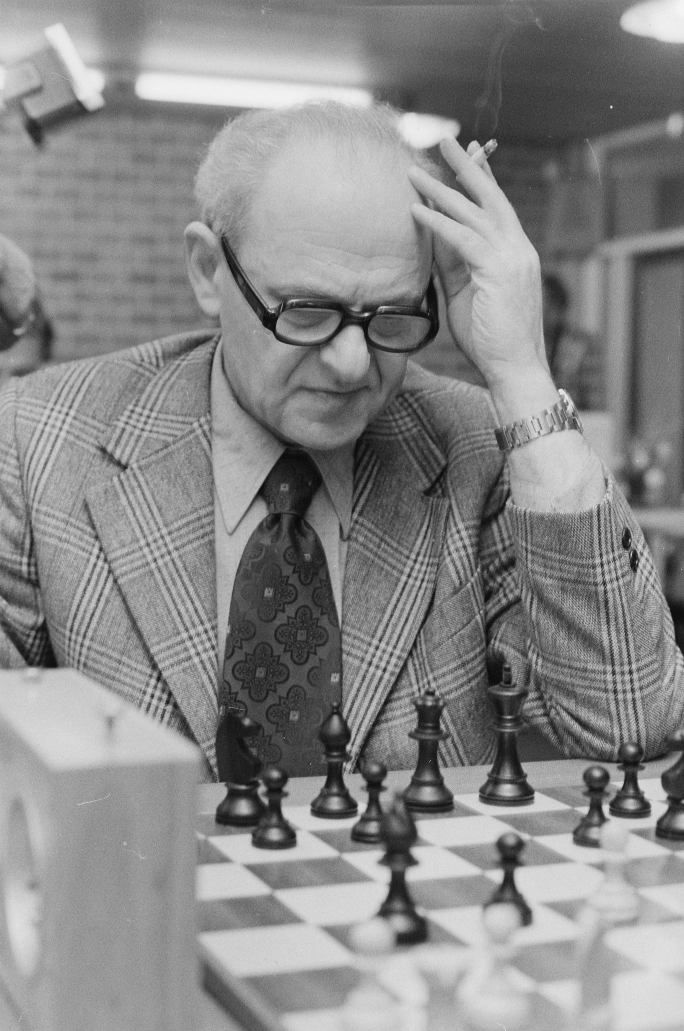 Botvinnik-Fischer (15th Olympiad, Varna 1962), with annotations by