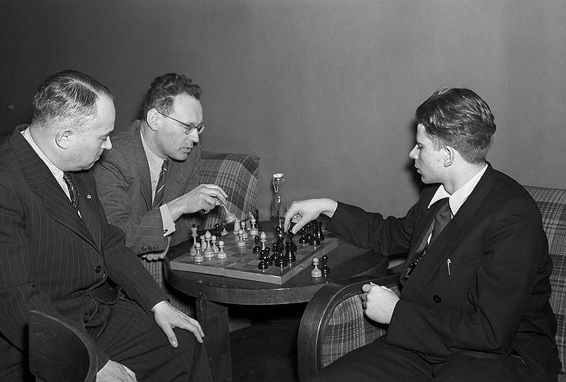 Douglas Griffin on X: Boris Spassky and Mikhail Tal, pictured at